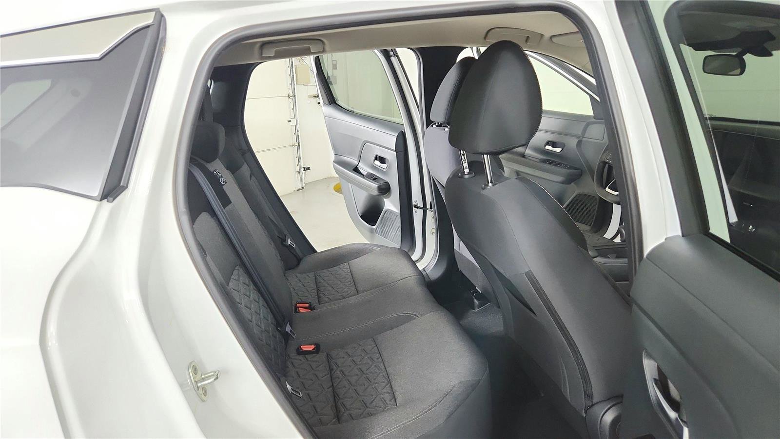 Used 2025 Nissan Kicks SV FWD image 16