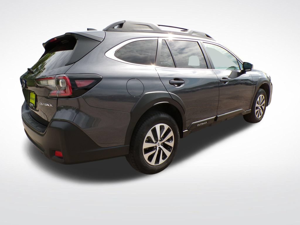 Used 2025 Subaru Outback Premium AWD/4WD image 7