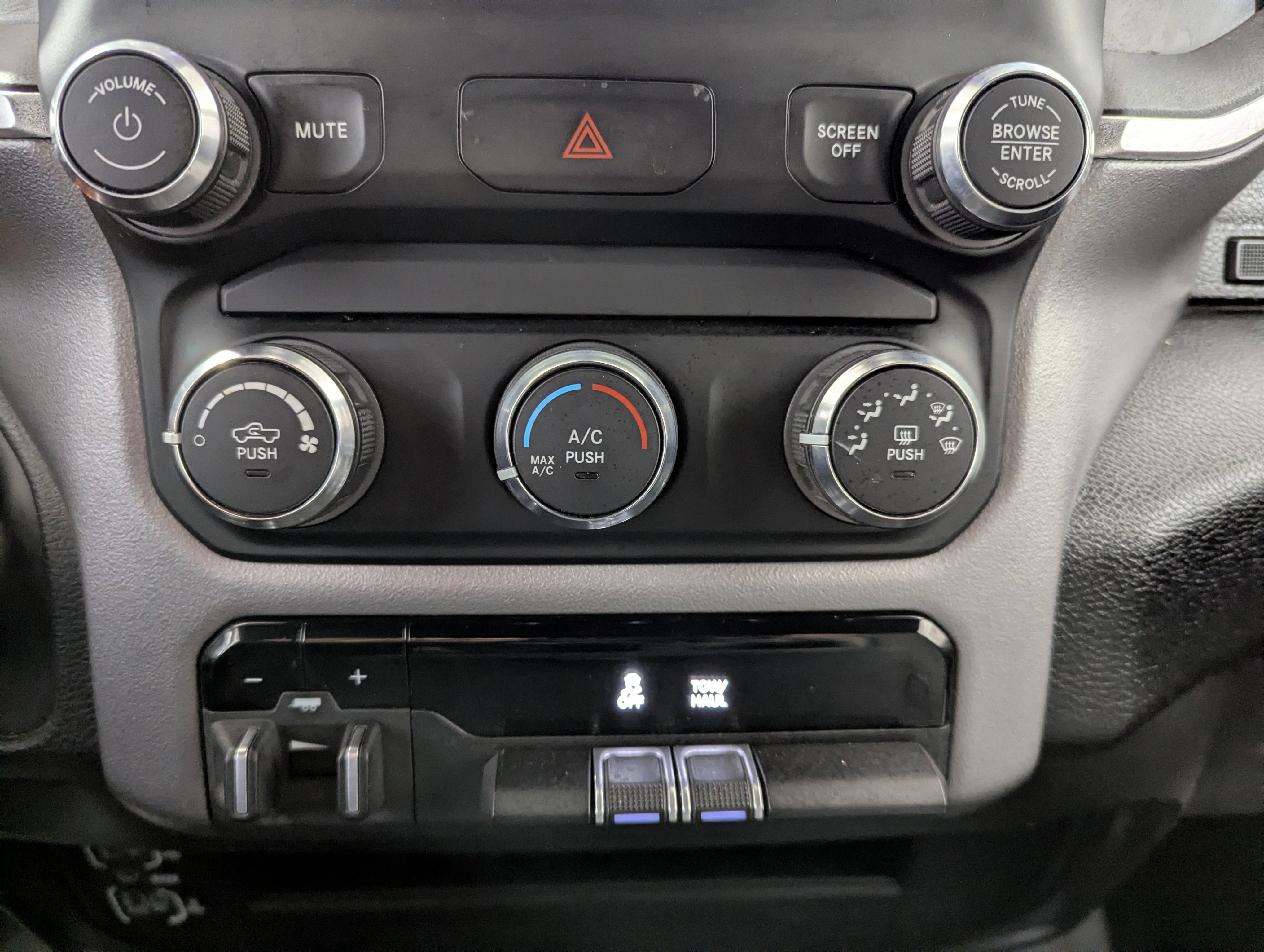 Used 2024 RAM 2500 Big Horn image 24