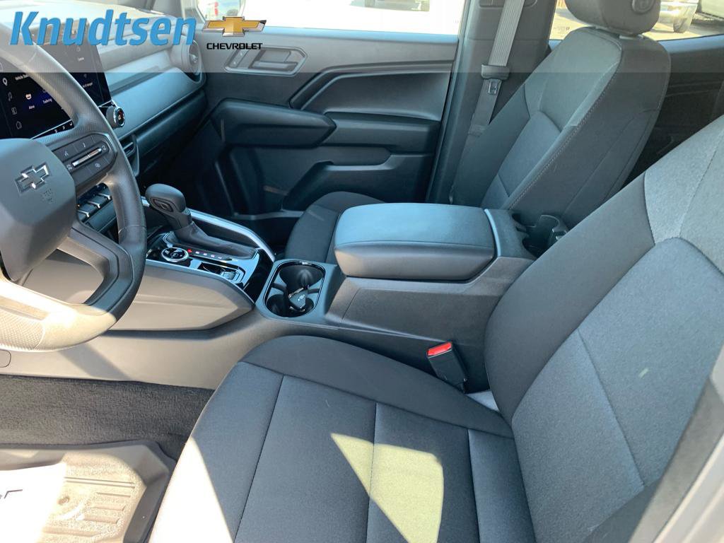 Used 2025 Chevrolet Colorado Trail Boss AWD/4WD image 17