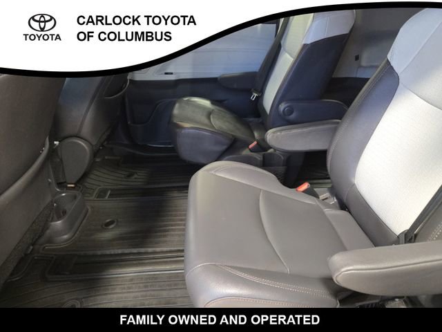 Used 2021 Toyota Sienna XSE w/ XSE Plus Package image 14