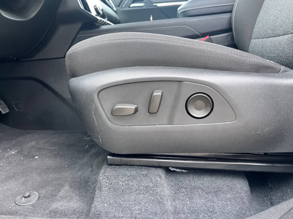 Used 2026 GMC Acadia Elevation FWD image 9