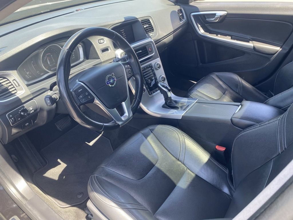 Used 2018 Volvo V60 T5 Dynamic w/ Vision Package FWD image 18