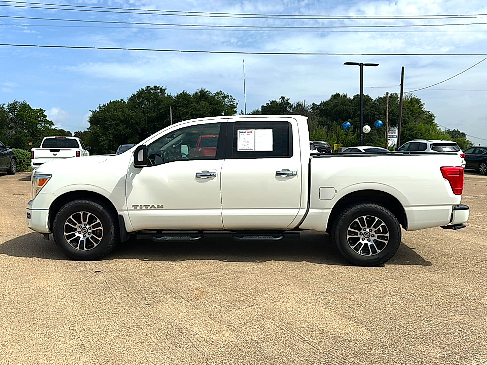 Used 2021 Nissan Titan SV w/ SV Convenience Package AWD/4WD image 5