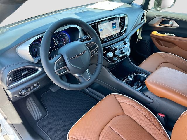 New 2026 Chrysler Pacifica Pinnacle w/ Trailer Tow Group image 6