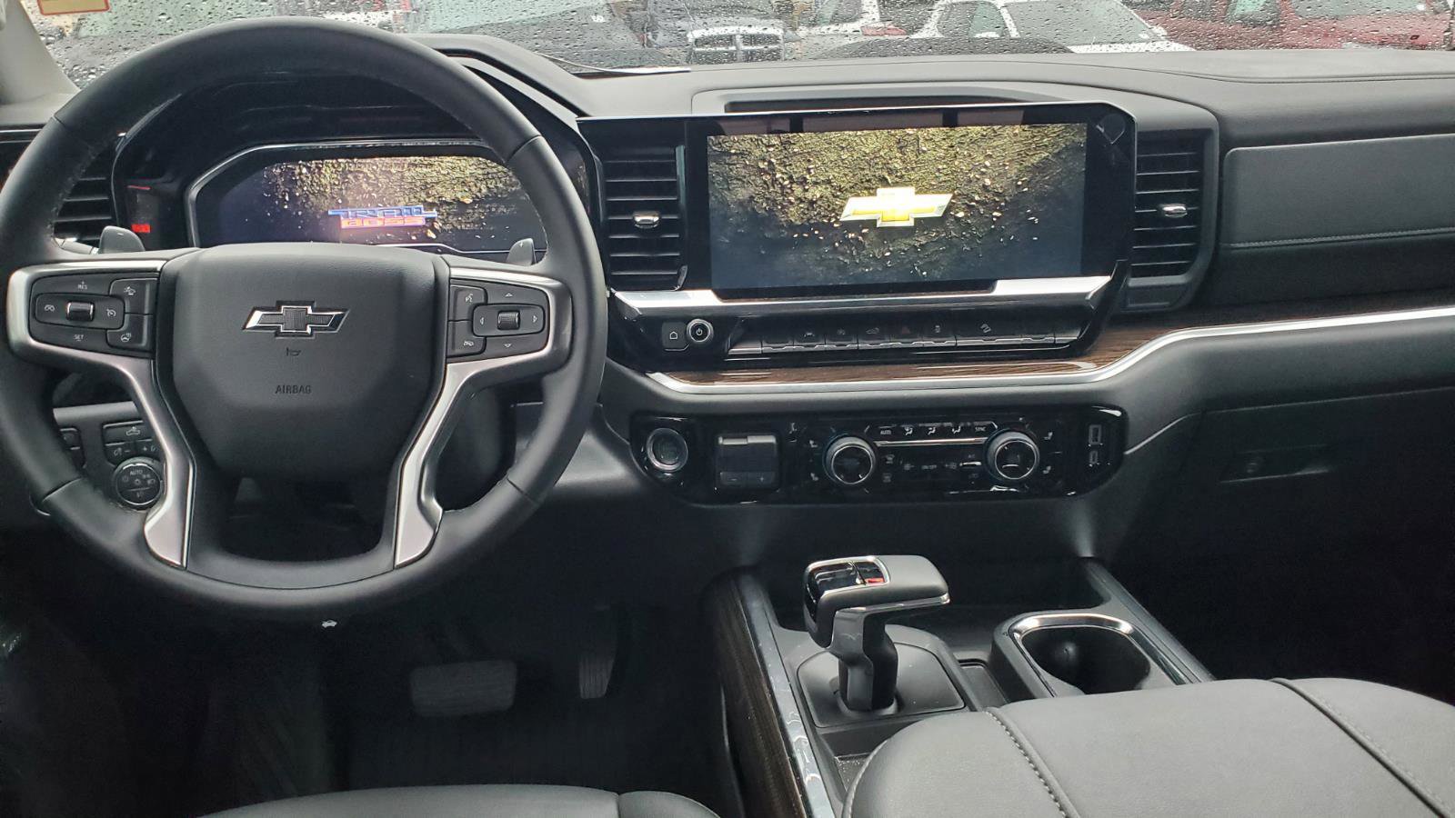 Used 2025 Chevrolet Silverado 1500 LT Trail Boss w/ Convenience Package II image 7