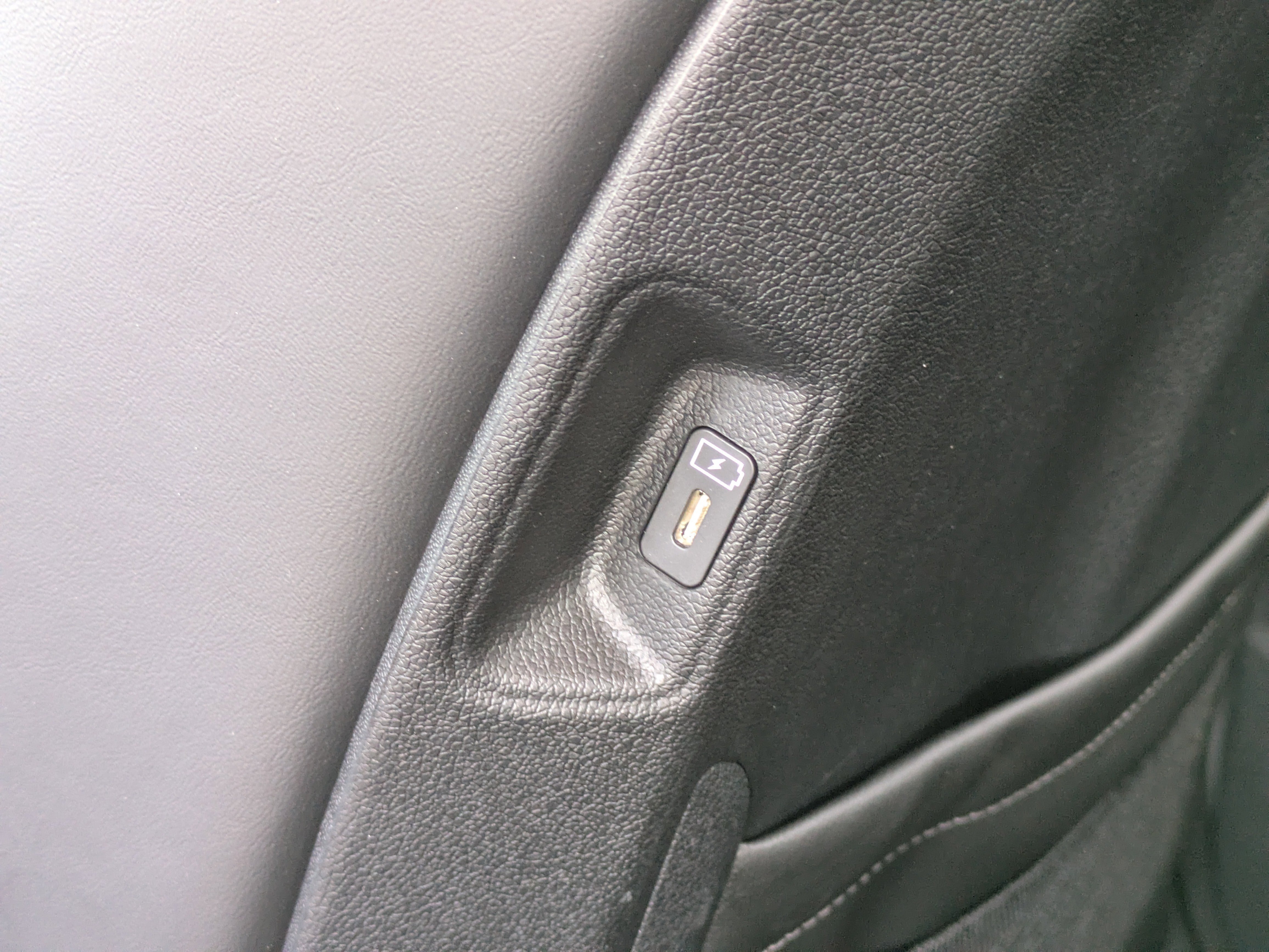 Used 2025 Kia Sorento SX image 17