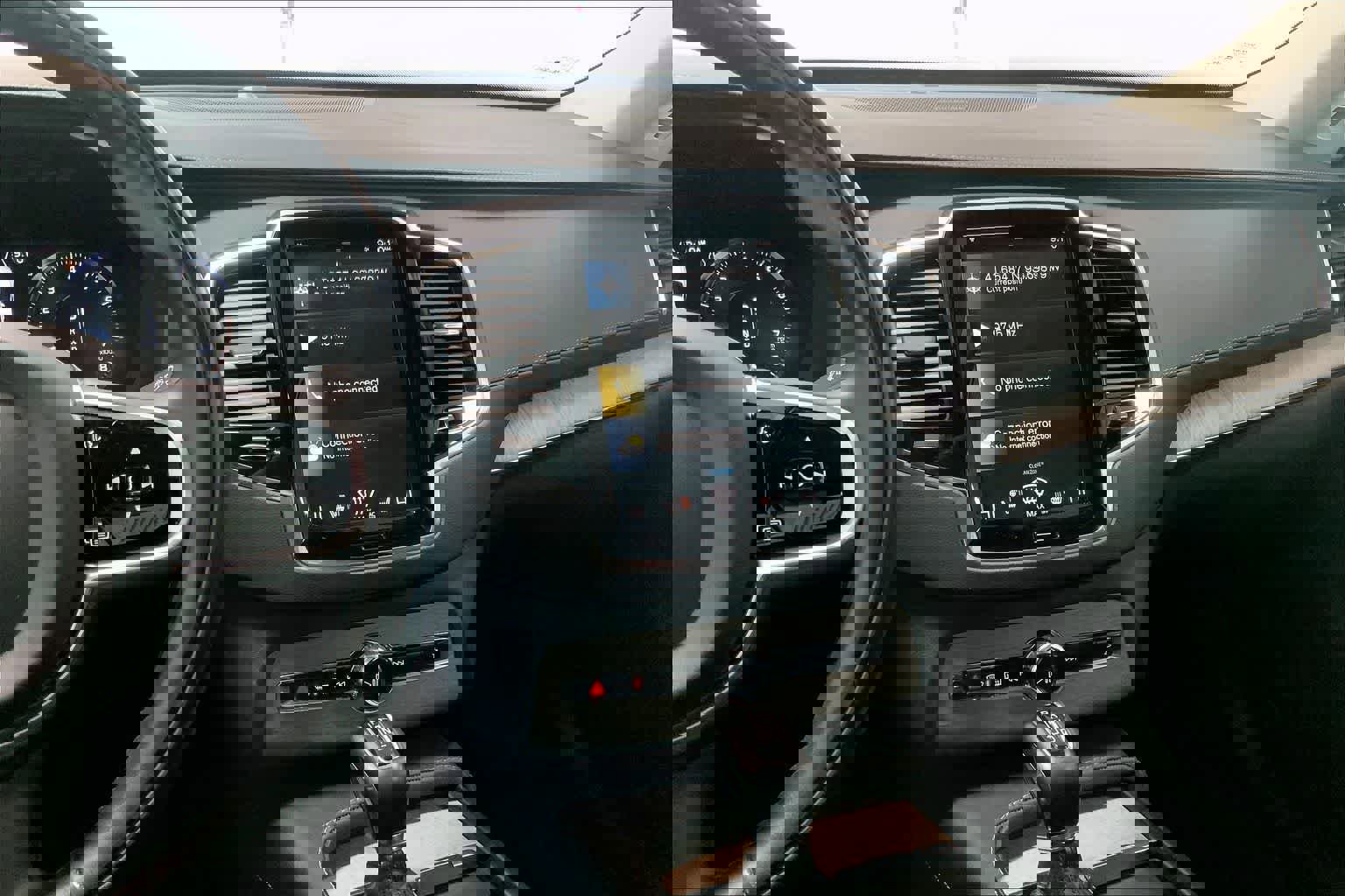 Used 2021 Volvo XC90 T6 Inscription w/ Climate Package image 15