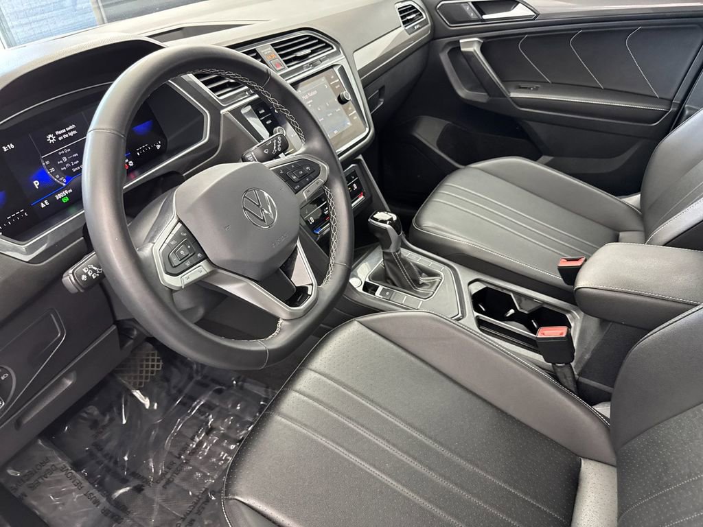 Used 2024 Volkswagen Tiguan SE image 9