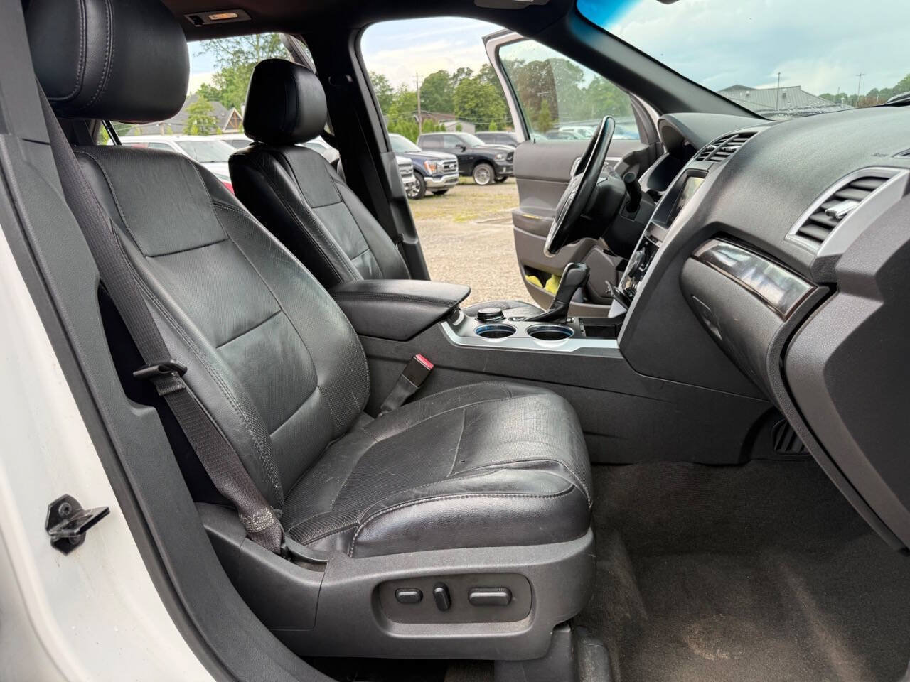Used 2011 Ford Explorer Limited w/ 301A Rapid Spec Order Code AWD/4WD image 27