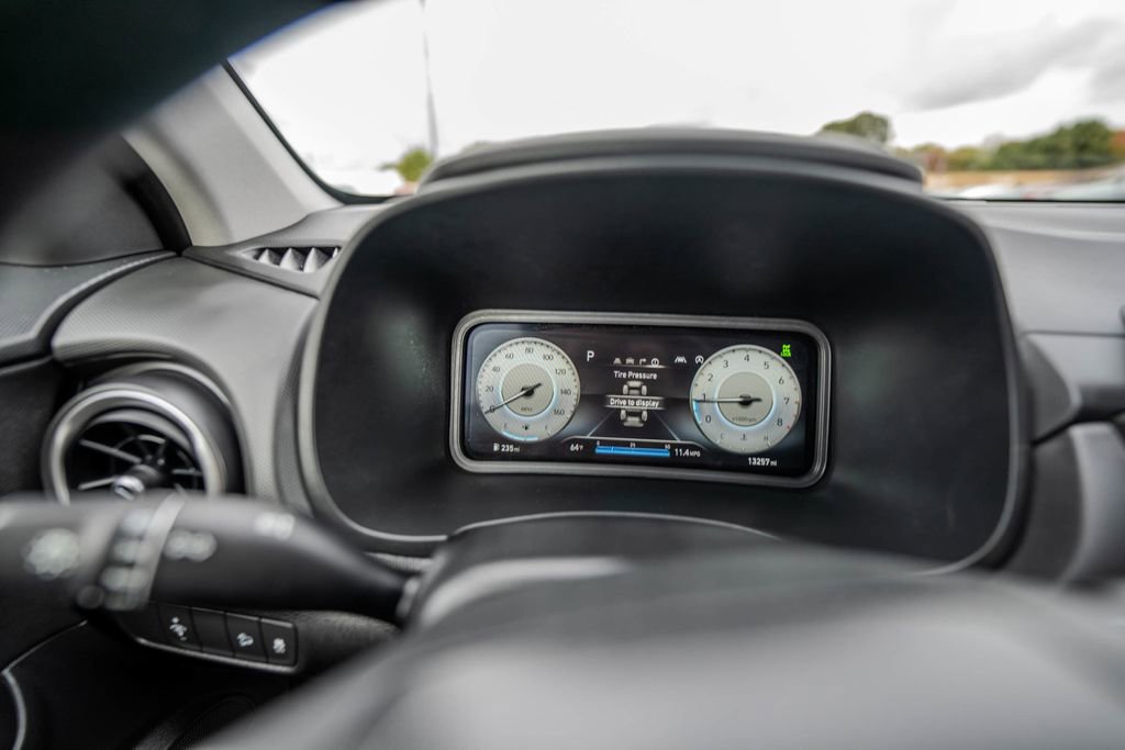 Used 2023 Hyundai Kona Limited image 18