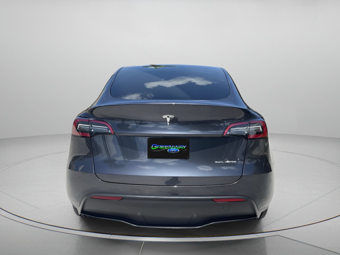 Used 2024 Tesla Model Y Long Range AWD/4WD image 4
