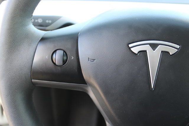 Used 2023 Tesla Model Y Performance AWD/4WD image 14