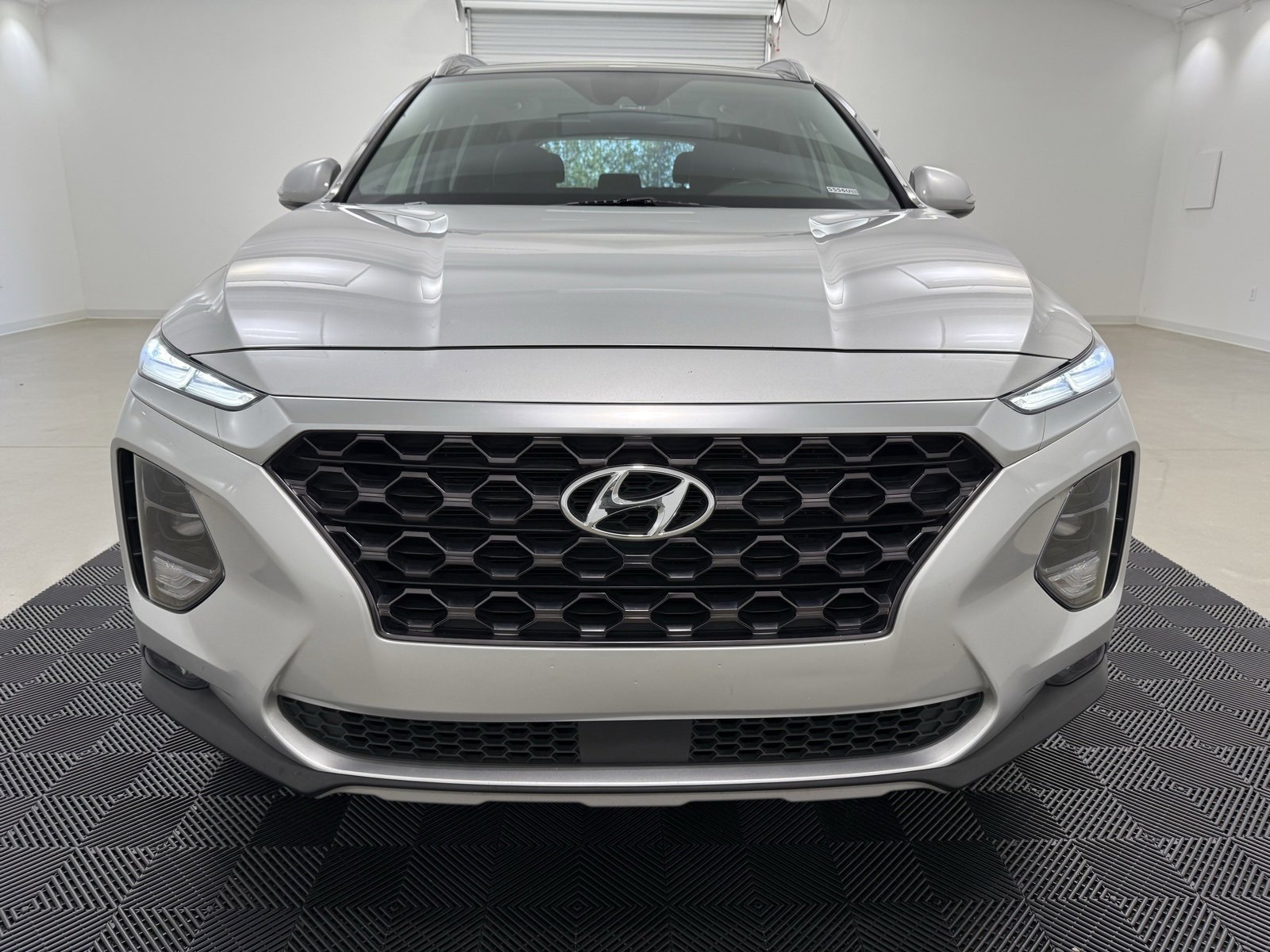 Used 2019 Hyundai Santa Fe Limited image 2