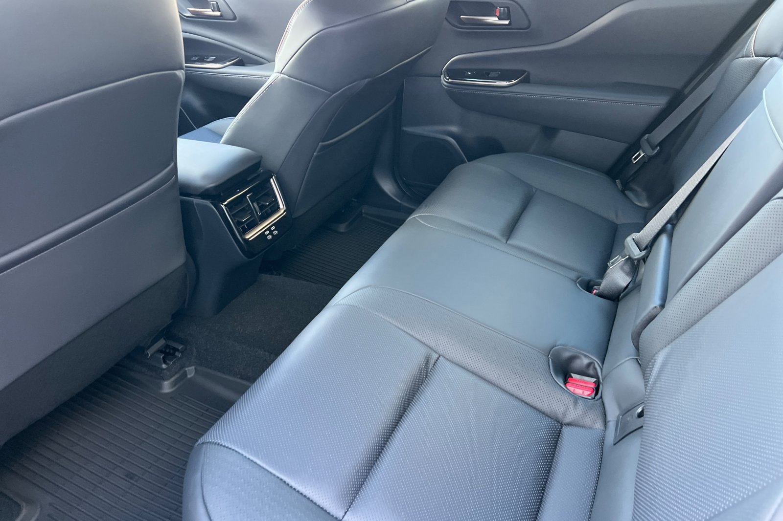 New 2025 Toyota Crown Signia image 9