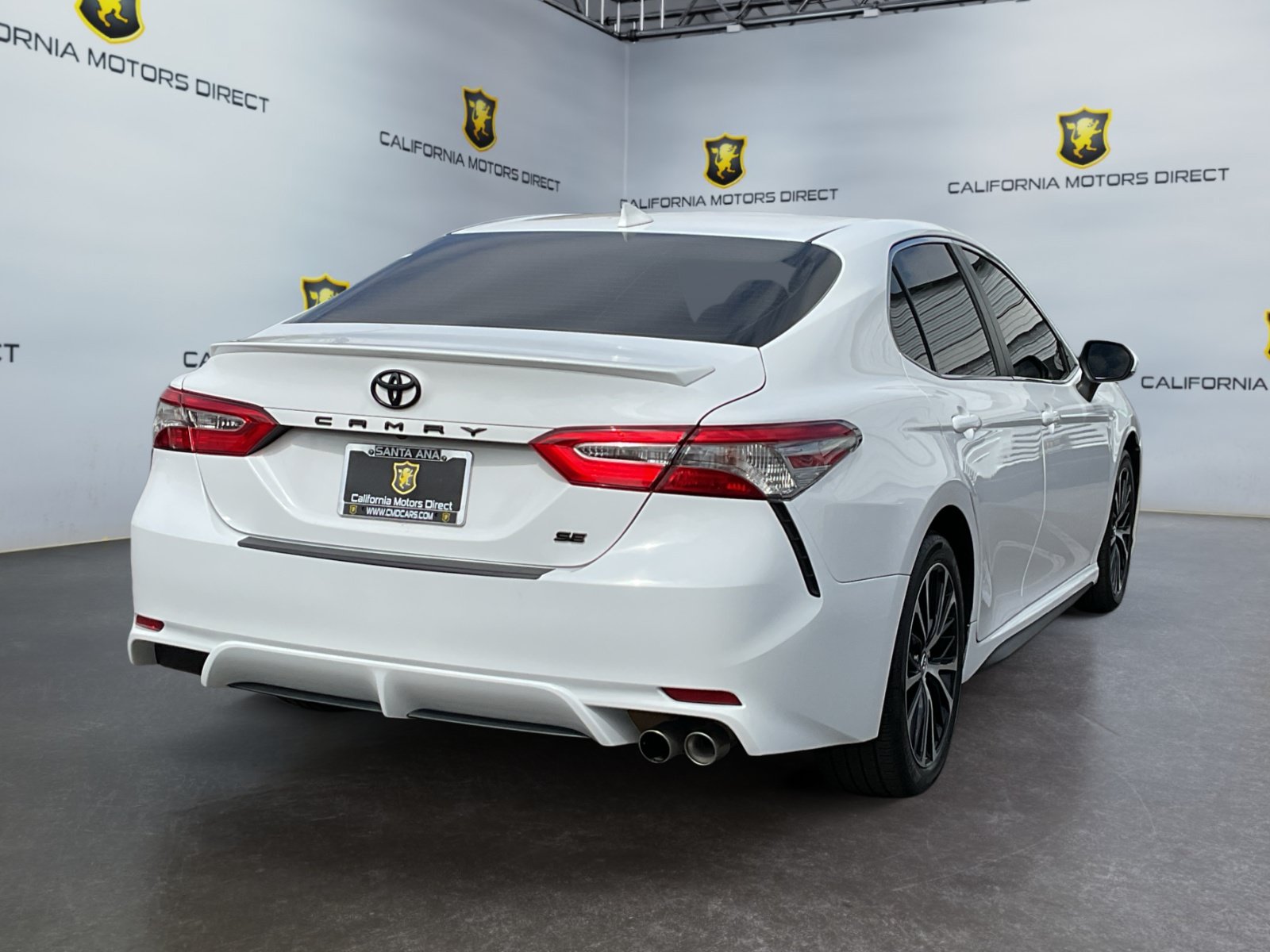 Used 2019 Toyota Camry SE FWD image 5