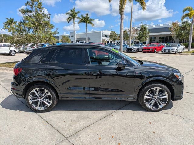 Used 2022 Audi Q3 2.0T Premium Plus image 3