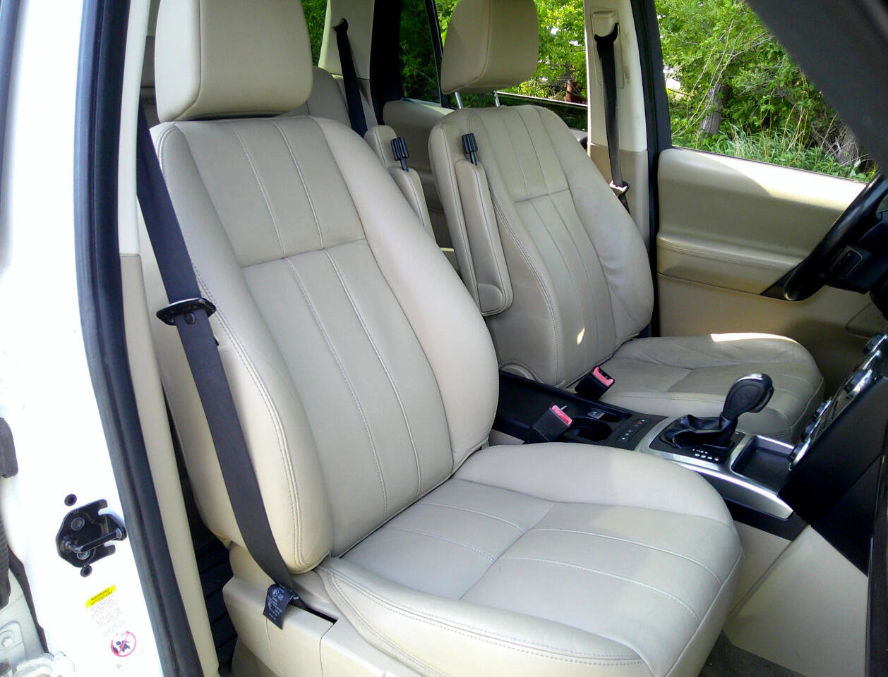 Used 2013 Land Rover LR2 image 40