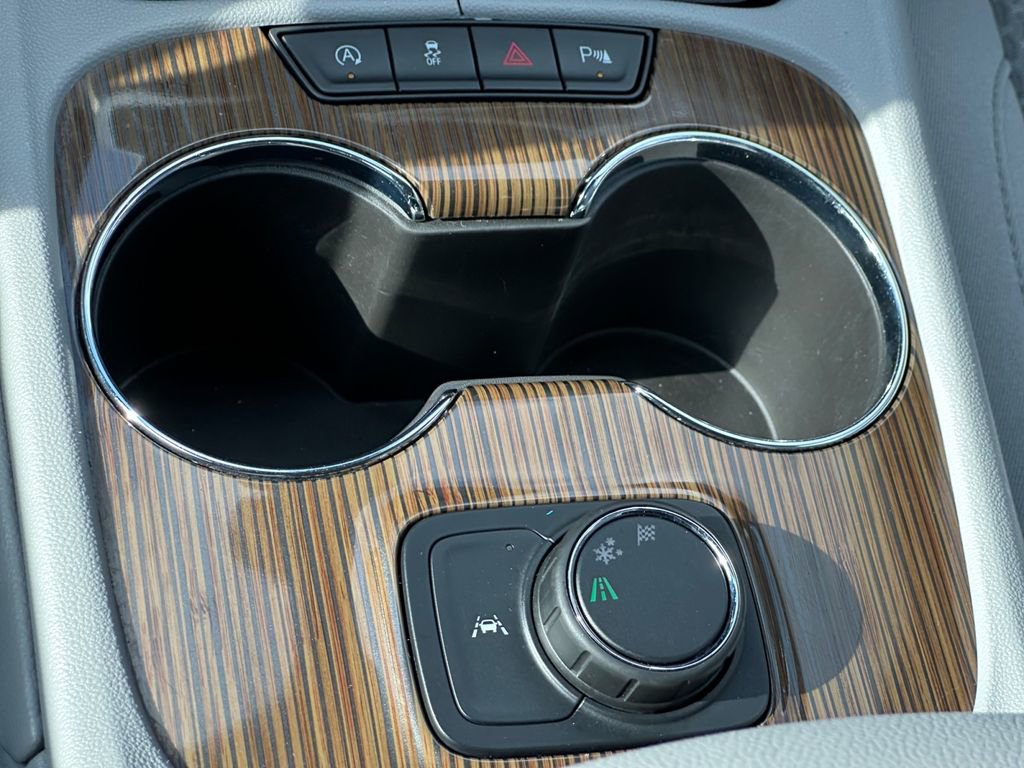 Used 2022 GMC Acadia SLE image 18