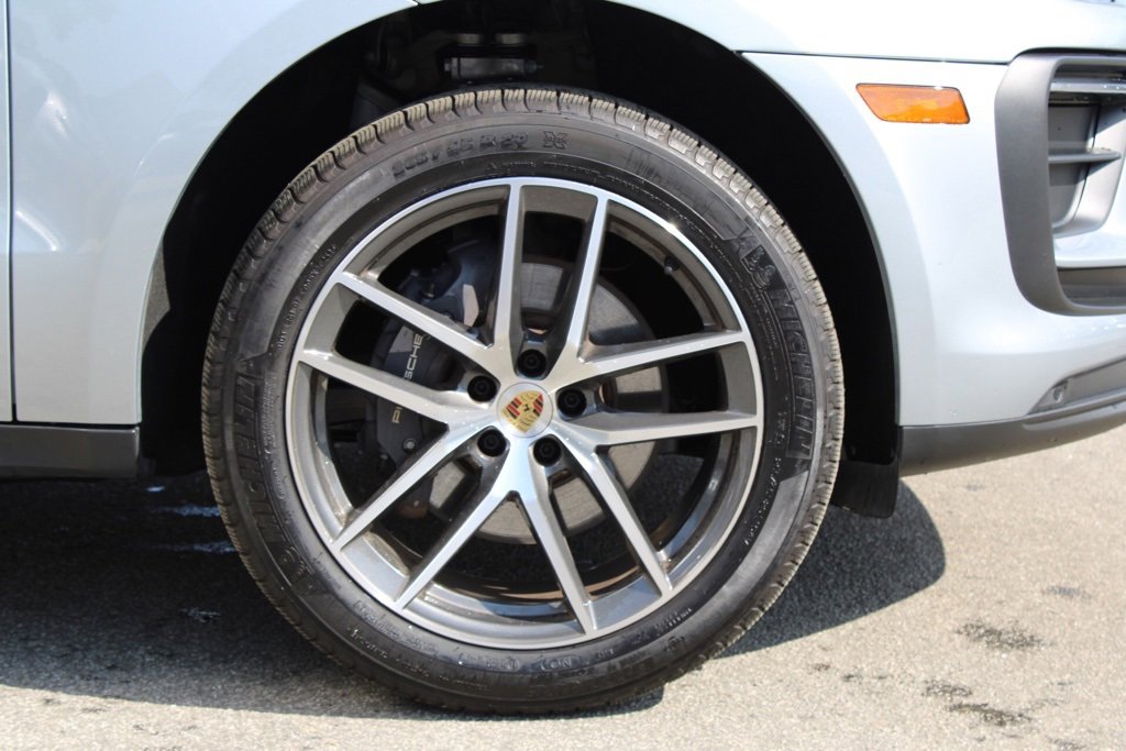 Used 2024 Porsche Macan image 14