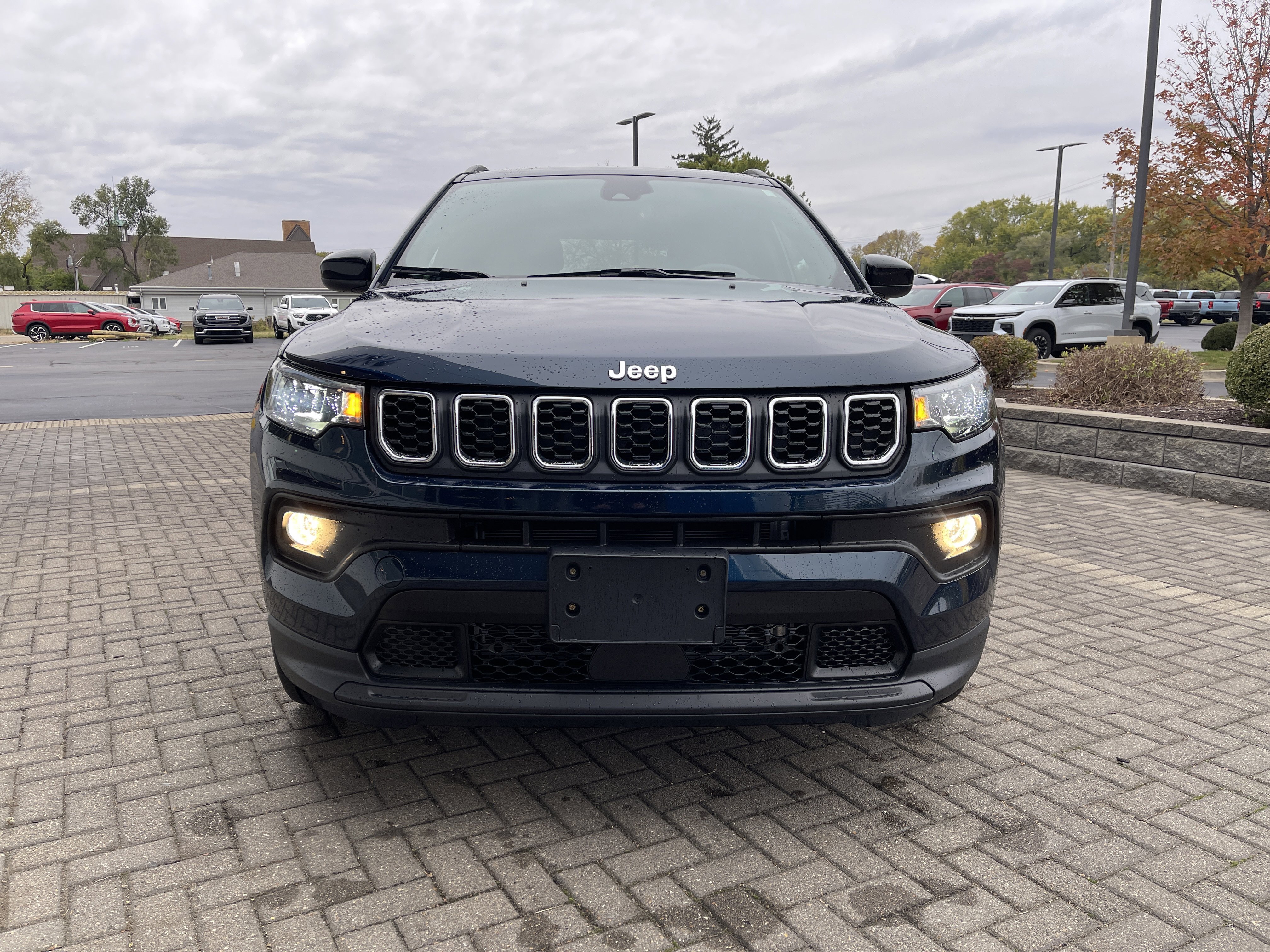 Used 2024 Jeep Compass Latitude image 9