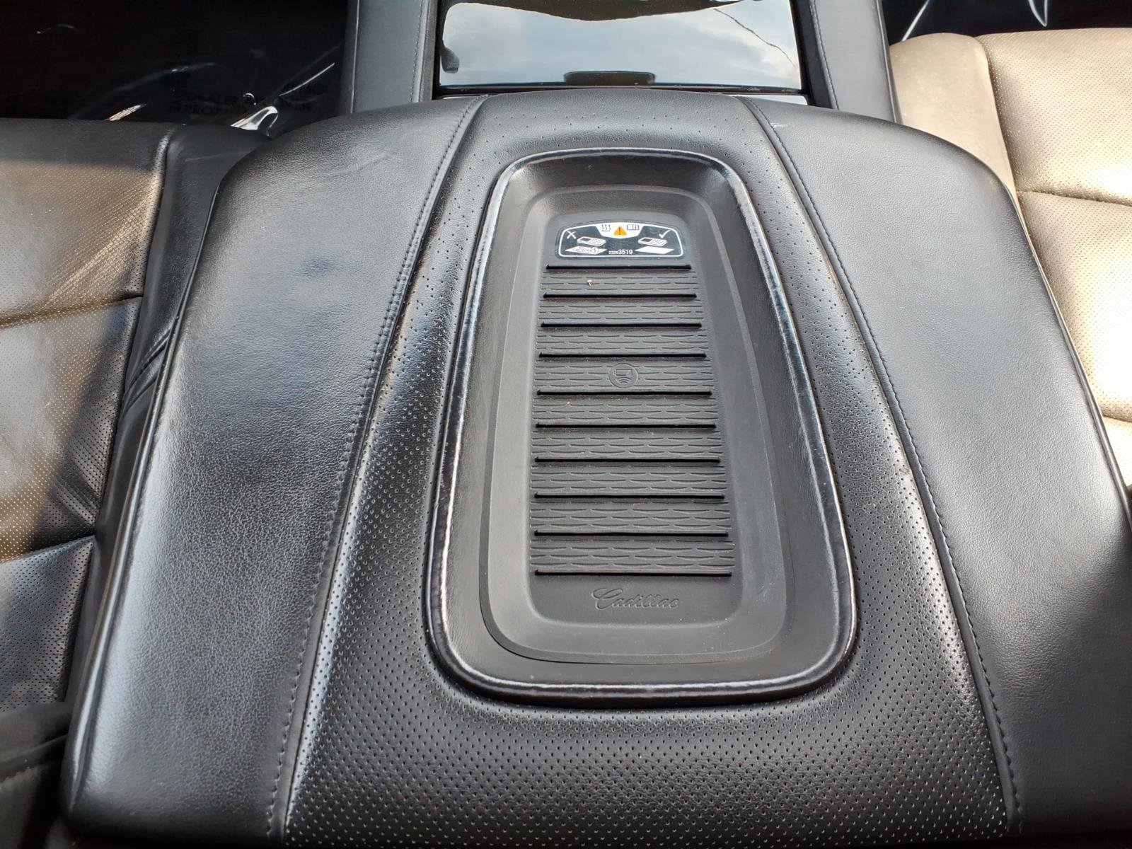 Used 2018 Cadillac Escalade Platinum image 20