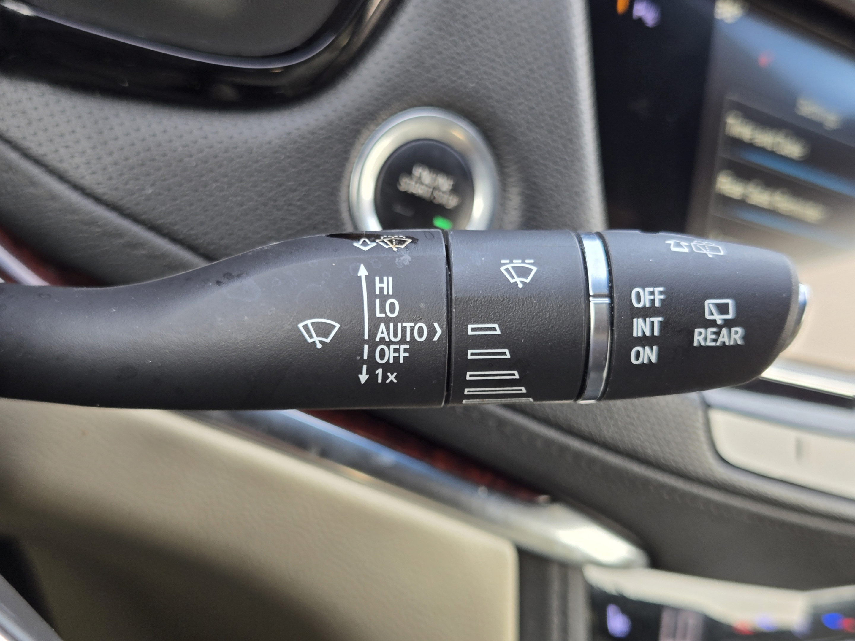 Used 2019 Cadillac XT5 Luxury FWD image 18