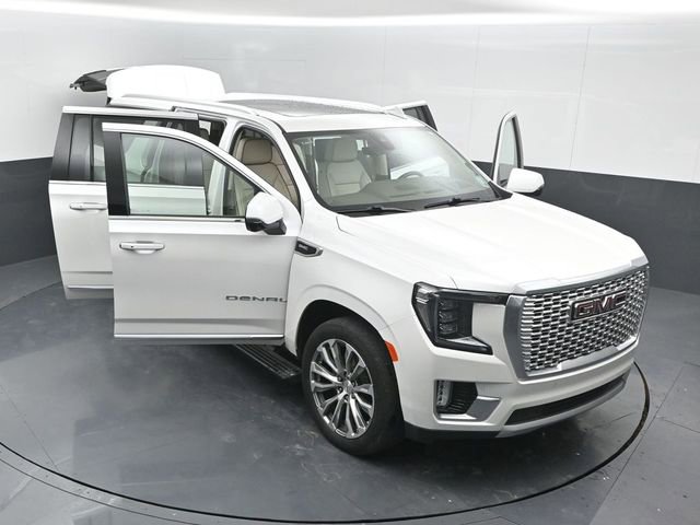 Used 2021 GMC Yukon XL Denali w/ Denali Premium Package image 25