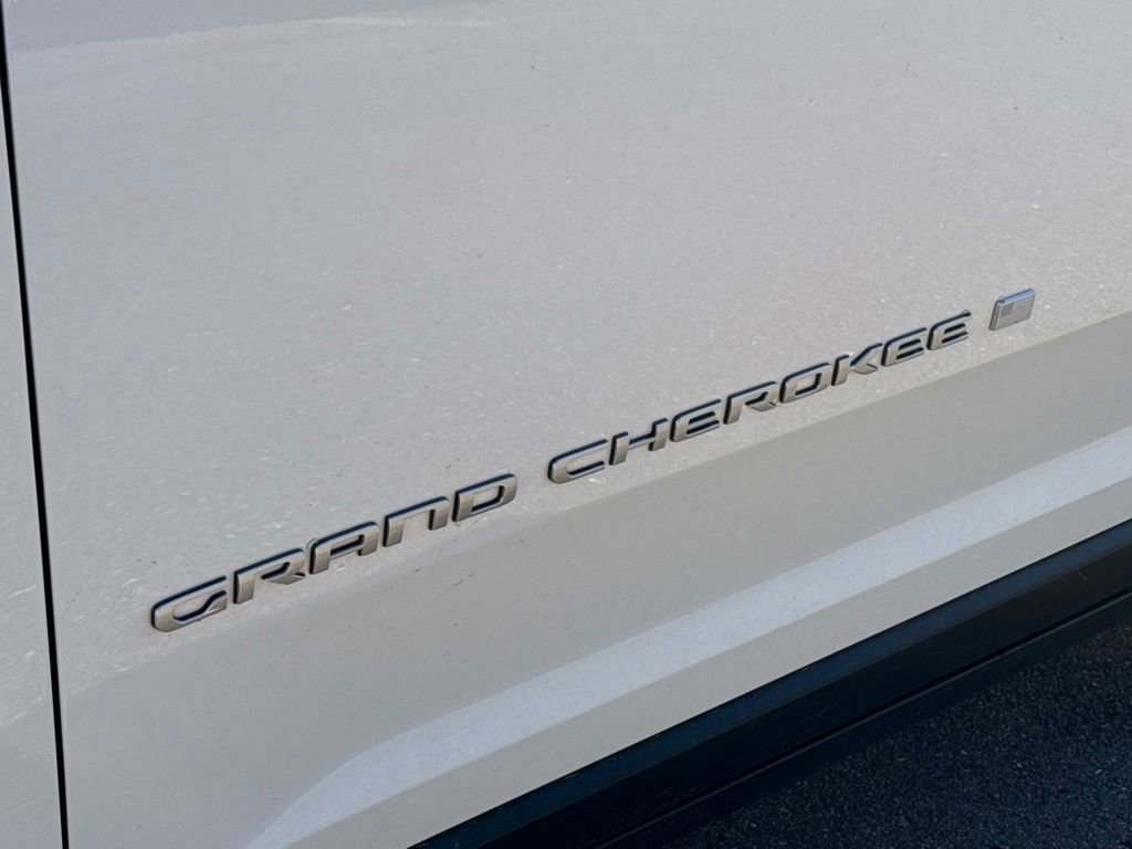 Certified 2025 Jeep Grand Cherokee Limited image 30