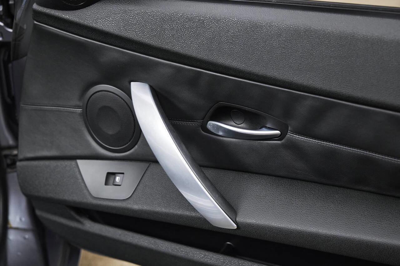 Used 2006 BMW M Roadster Base 2dr Convertible image 65