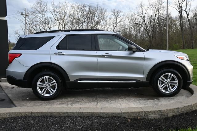 Used 2020 Ford Explorer XLT w/ Comfort Package AWD/4WD image 4