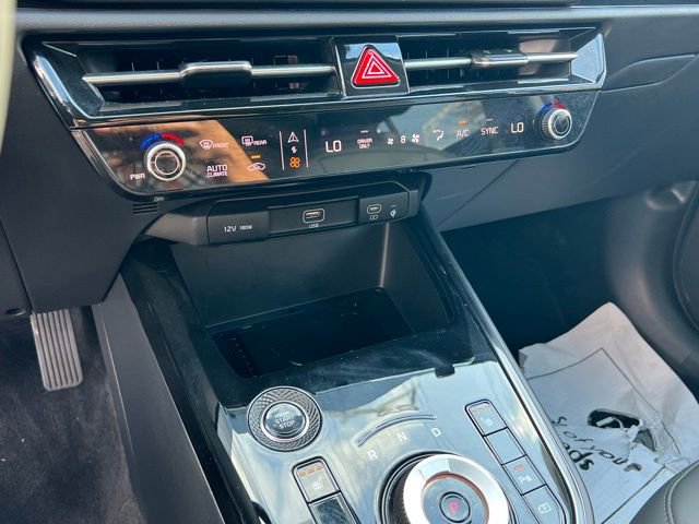 Certified 2025 Kia Niro EX image 20