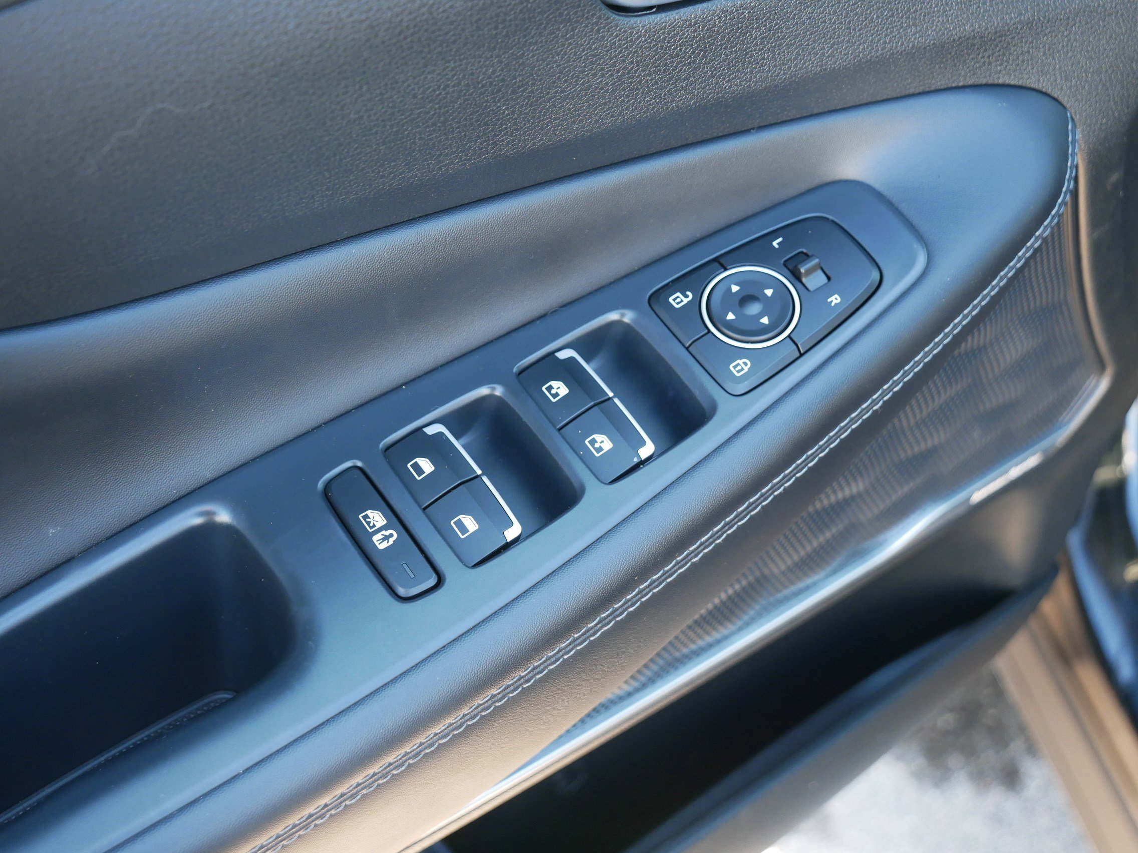 Certified 2023 Hyundai Santa Fe SEL w/ Premium Package image 19