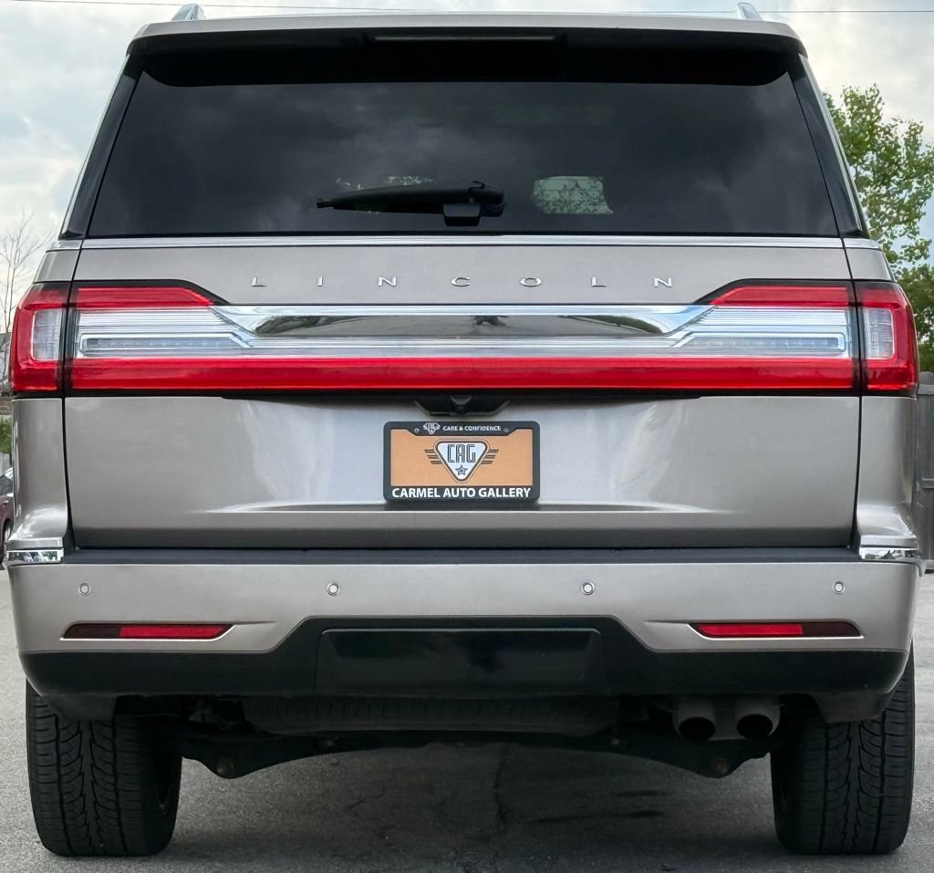 Used 2019 Lincoln Navigator Reserve AWD/4WD image 4