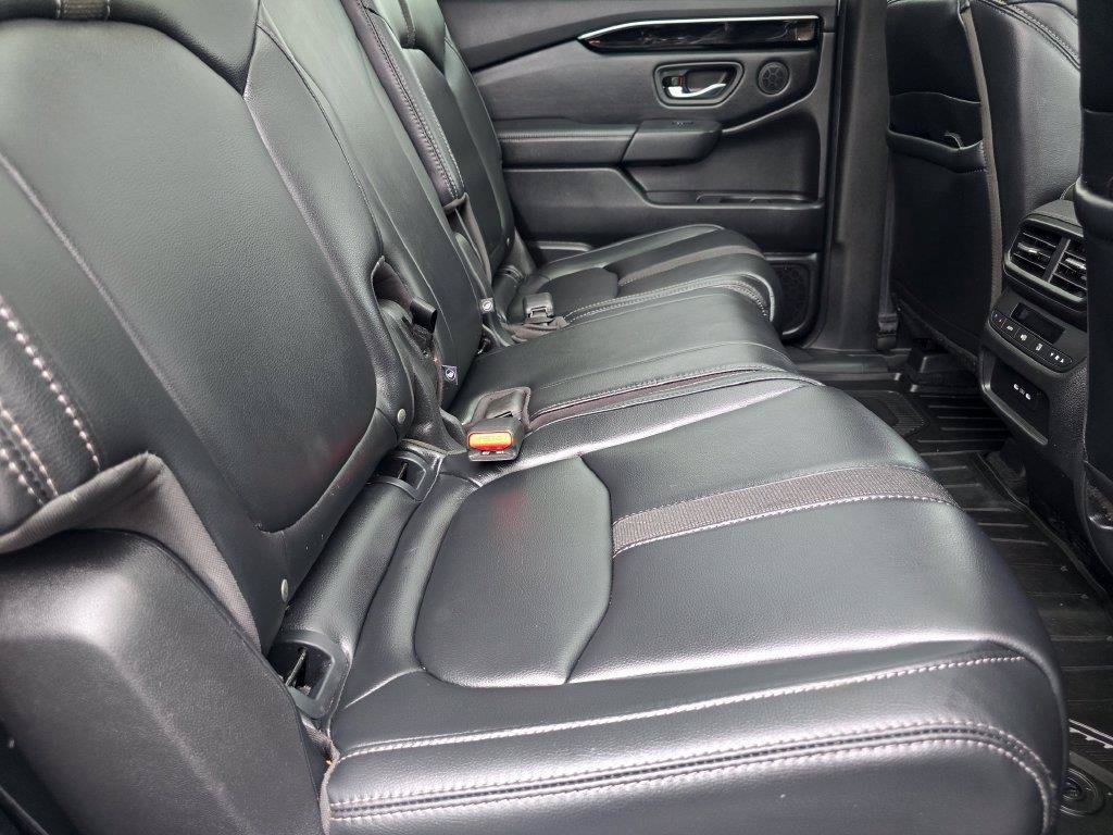 Used 2025 Honda Pilot Touring image 14