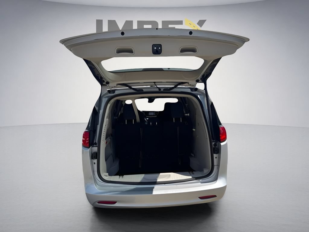 Used 2023 Chrysler Voyager LX FWD image 30