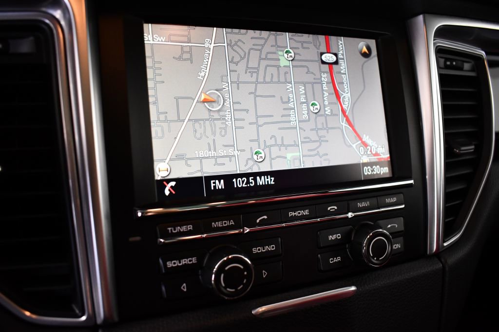 Used 2016 Porsche Macan S w/ Premium Package Plus image 34