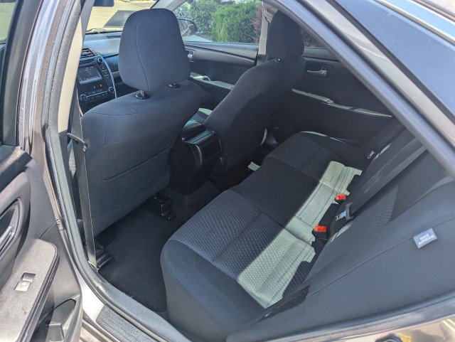 Used 2016 Toyota Camry LE FWD image 23