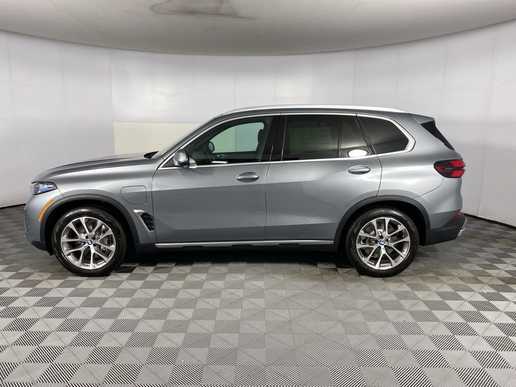 New 2026 BMW X5 xDrive50e w/ Climate Comfort Package image 5
