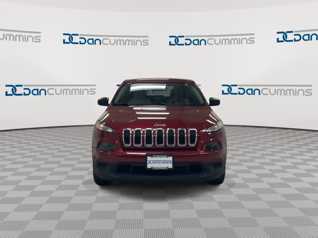 Used 2016 Jeep Cherokee Sport image 3