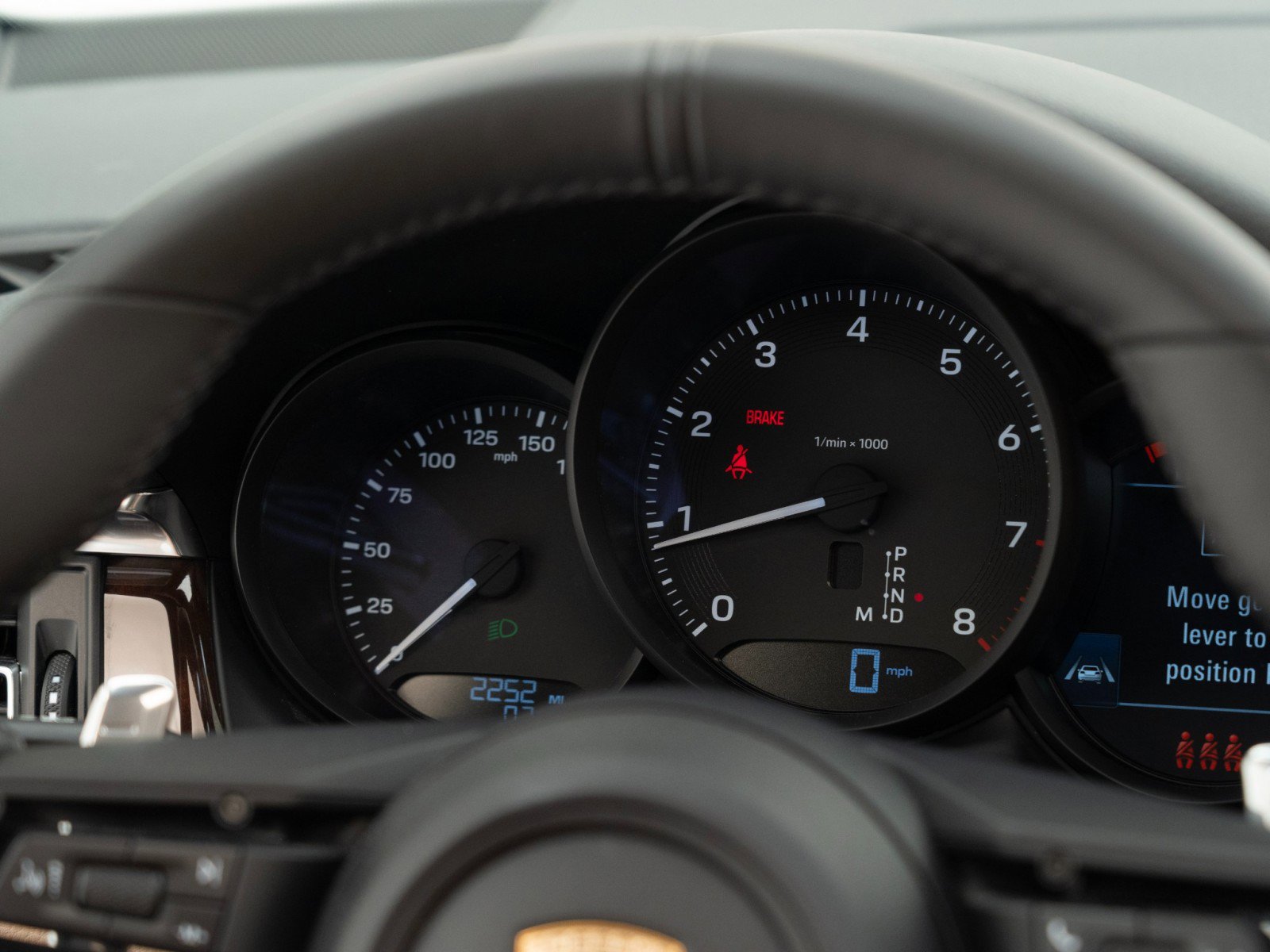 Certified 2025 Porsche Macan image 30