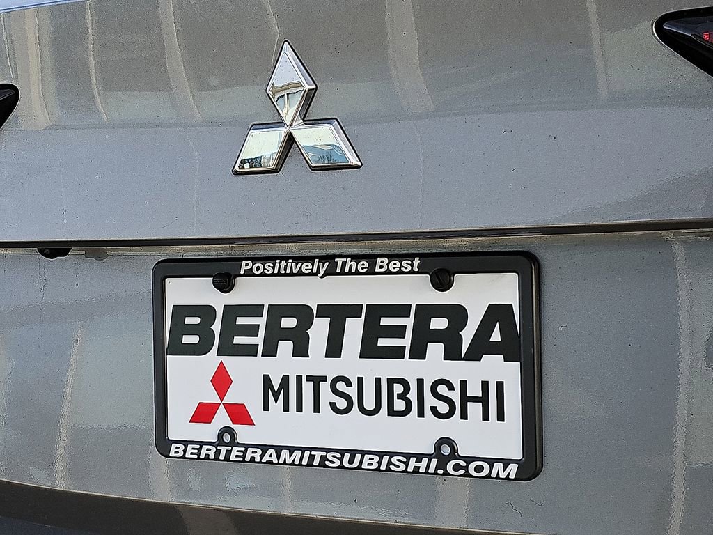 Used 2024 Mitsubishi Outlander SE image 32