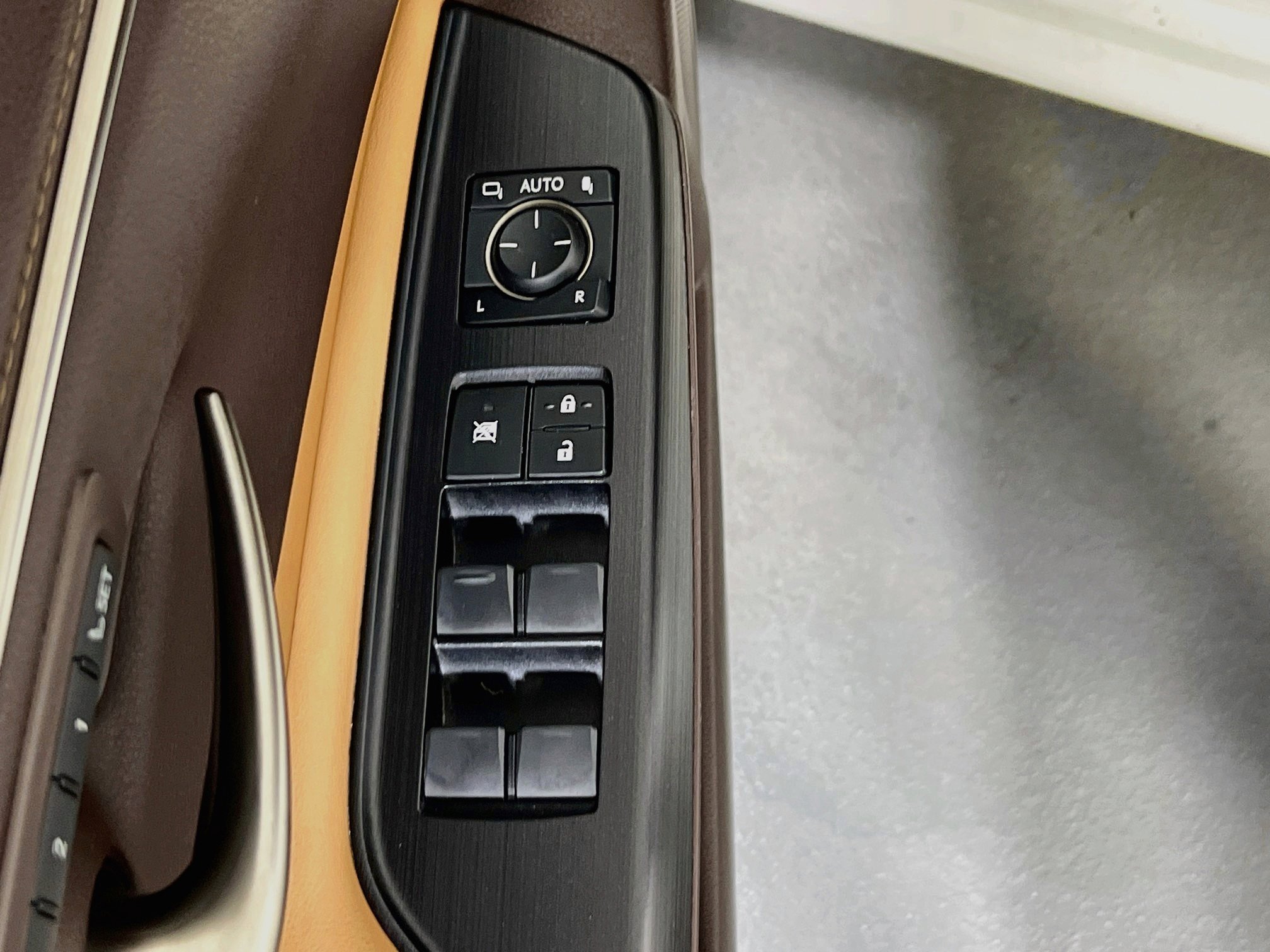 Used 2020 Lexus ES 350 w/ Premium Package FWD image 16