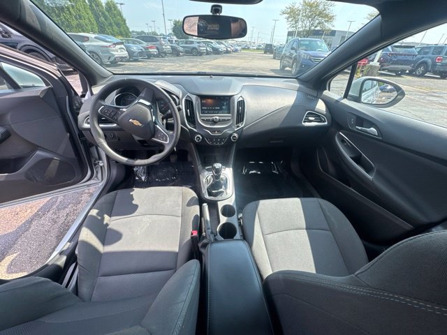 Used 2018 Chevrolet Cruze LT FWD image 16