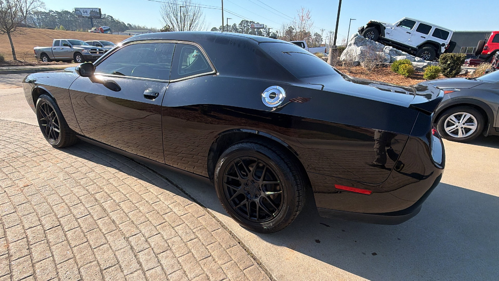 Used 2019 Dodge Challenger SXT image 10