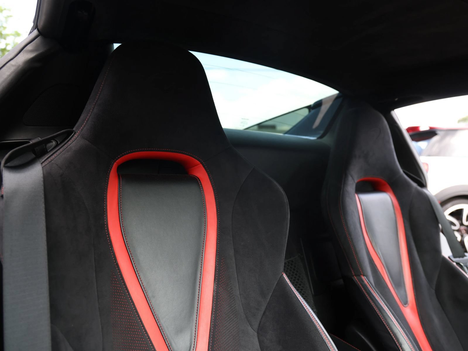 Used 2020 McLaren 720S Spider RWD image 33