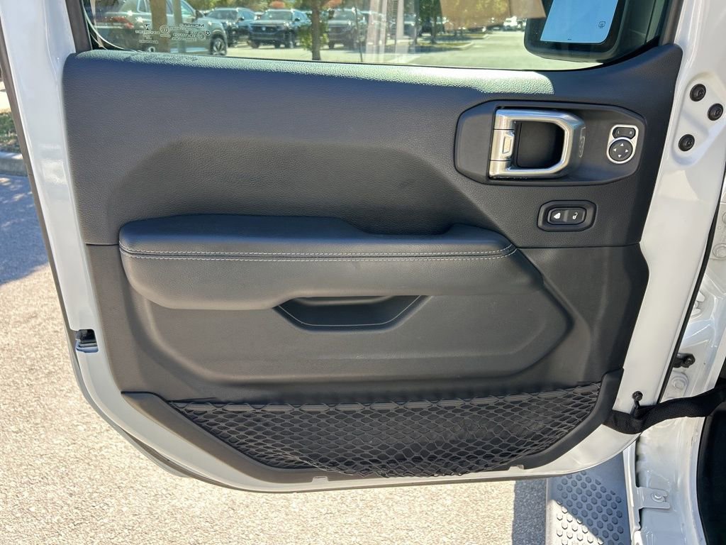 Used 2019 Jeep Wrangler Unlimited Sahara w/ Safety Group image 16