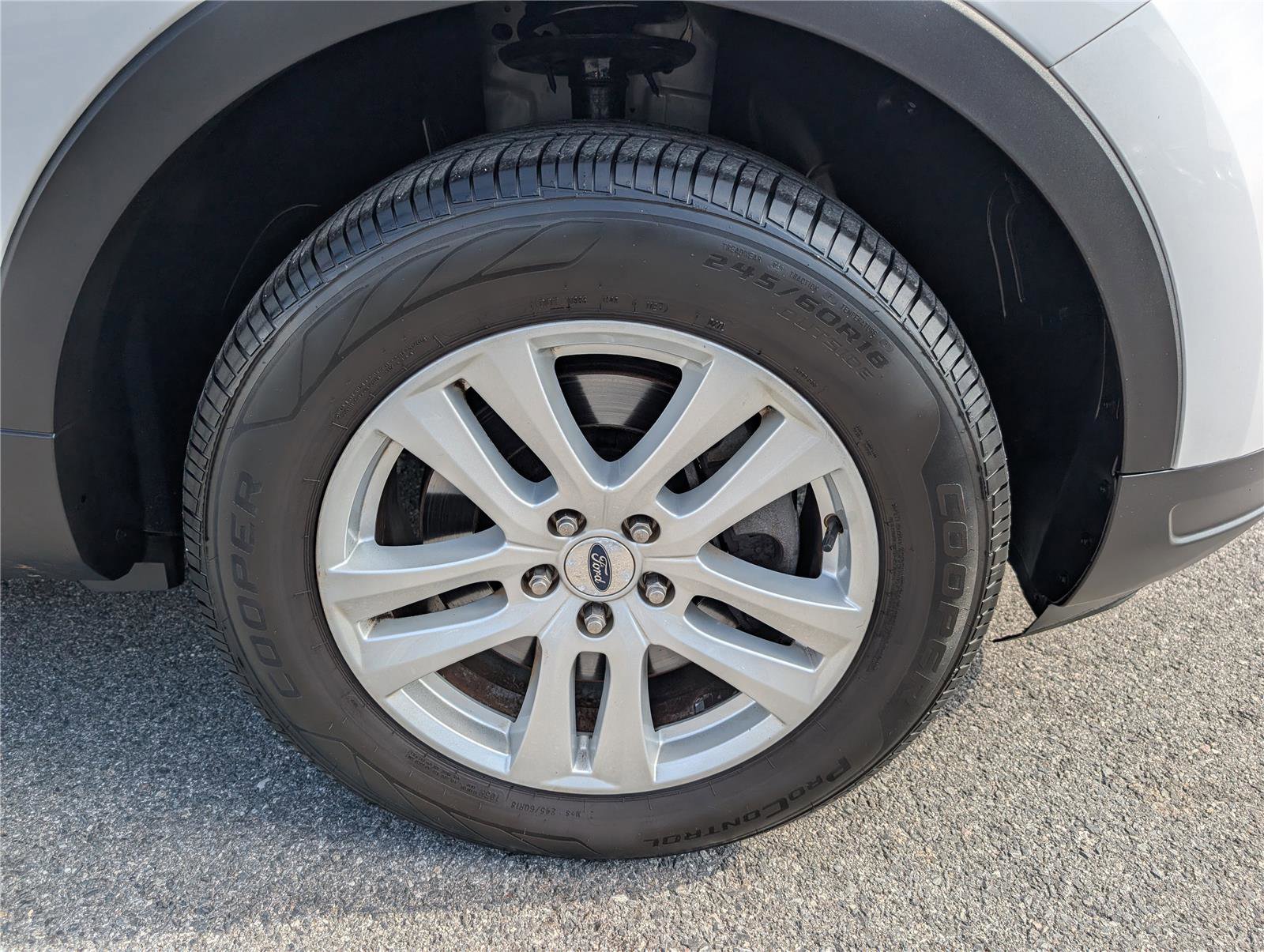 Used 2019 Ford Explorer XLT w/ Equipment Group 201A image 9