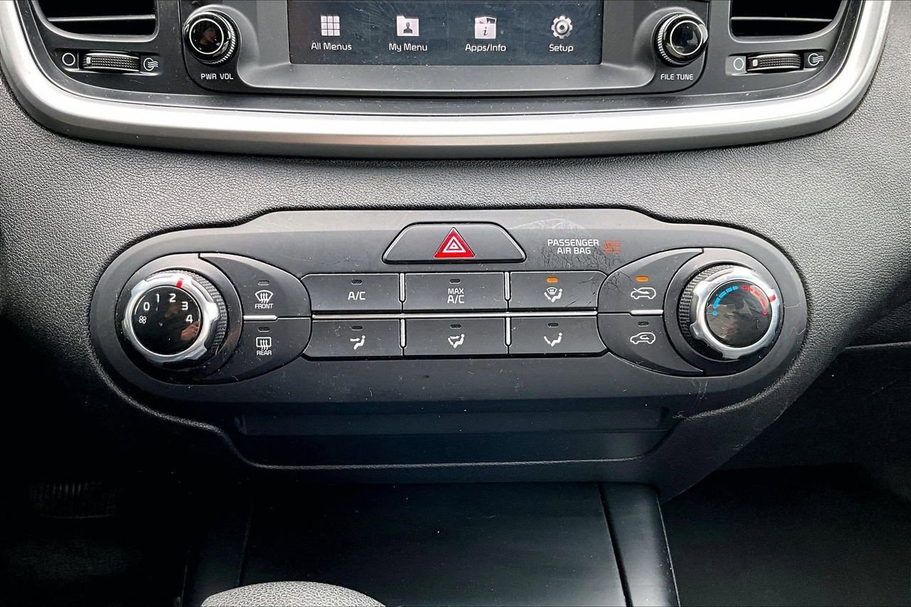 Used 2020 Kia Sorento LX image 17
