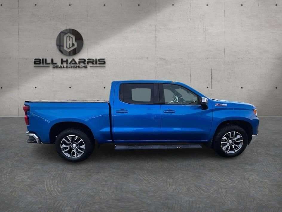 Used 2024 Chevrolet Silverado 1500 LT w/ Z71 Off-Road Package AWD/4WD image 4